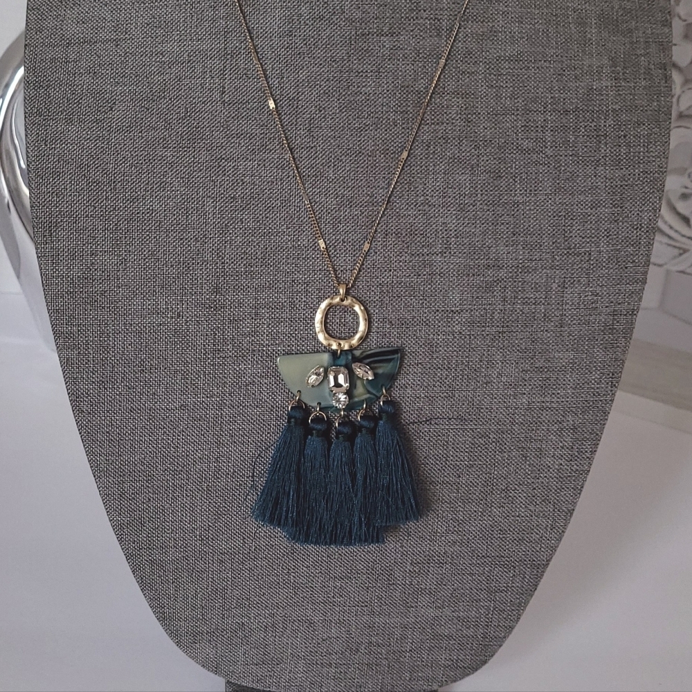 🔥NWT🔥 C.i.T.Y Long Gold Toned Teal Tassel Necklace with Earrings